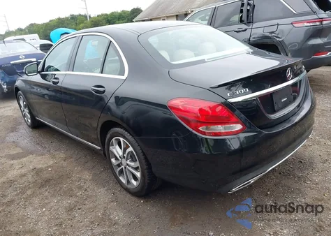 2016 Mercedes-Benz C 300 4Matic из США, поврежденный, VIN 55SWF4KB7GU109242
